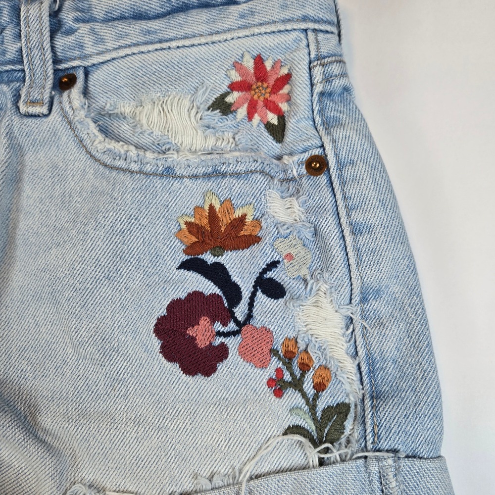 Y2K Abercrombie & Fitch Shorts Embroidered Distressed Denim Size 00/24 Boho - Picture 4 of 11
